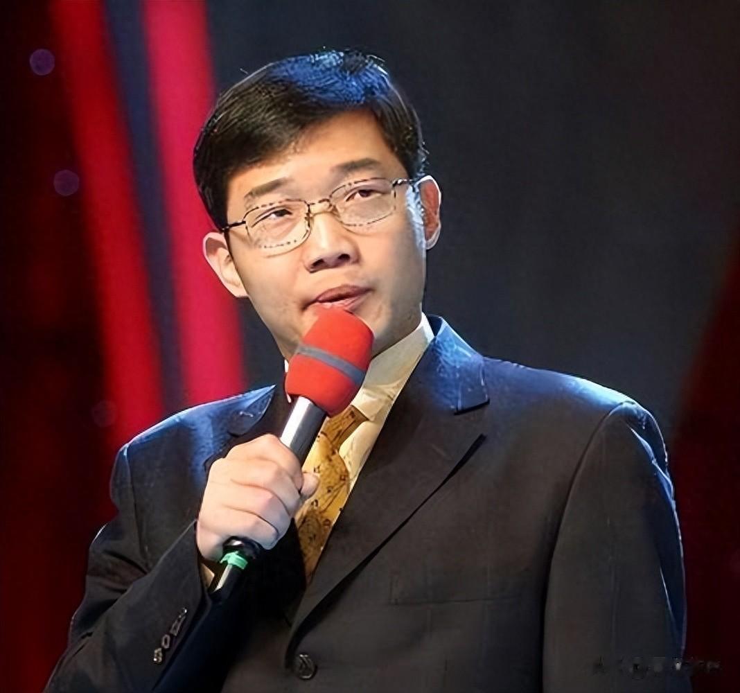他是知名相声演员，当过主持人上过春晚，如今转行当网红很成功