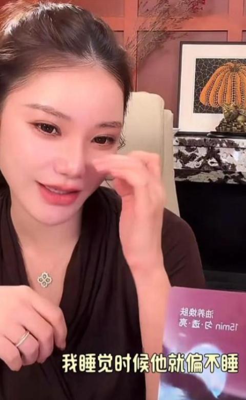 汪小菲专心陪马筱梅待产！玥儿箖箖在奶奶家吃饭香，很爱北京的雪