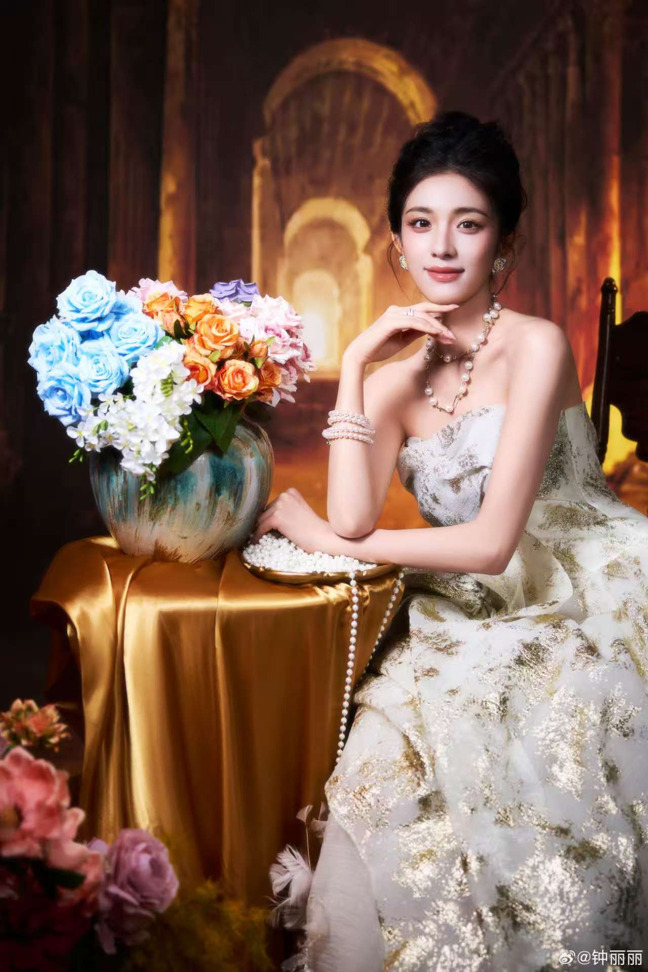 【流金时光,勾勒出优雅轮廓】——钟丽丽