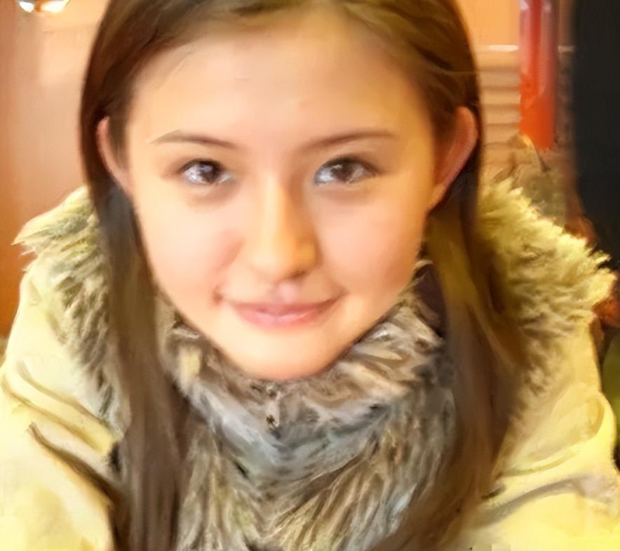 张艺谋也没想到,39岁“未婚生子”的热依扎,已走上另一条上坡路