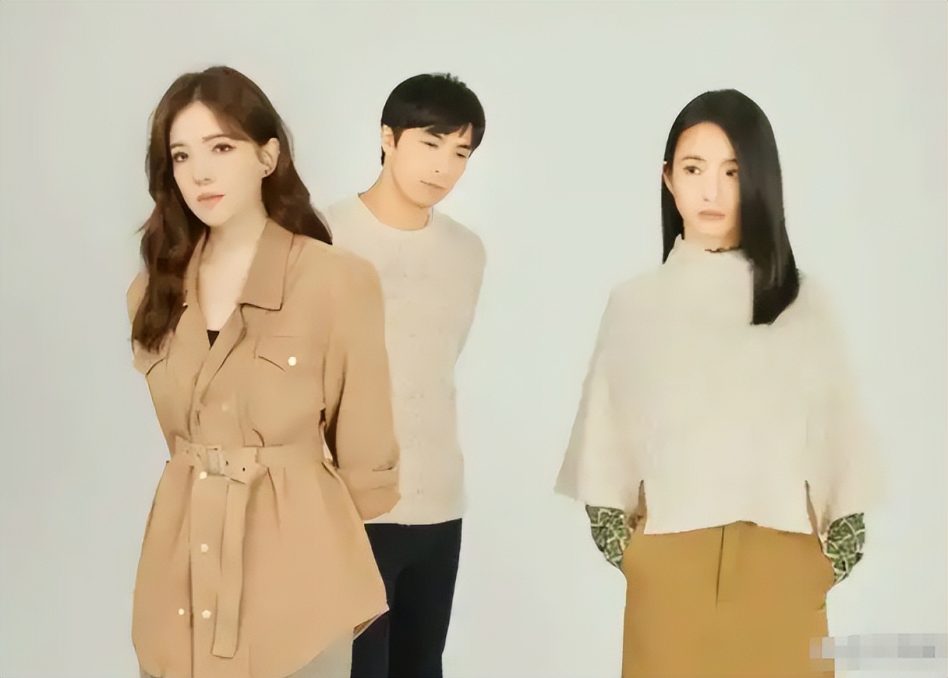 撞衫不可怕谁丑谁尴尬？资本再造雌竞戏码，收割中国女性！