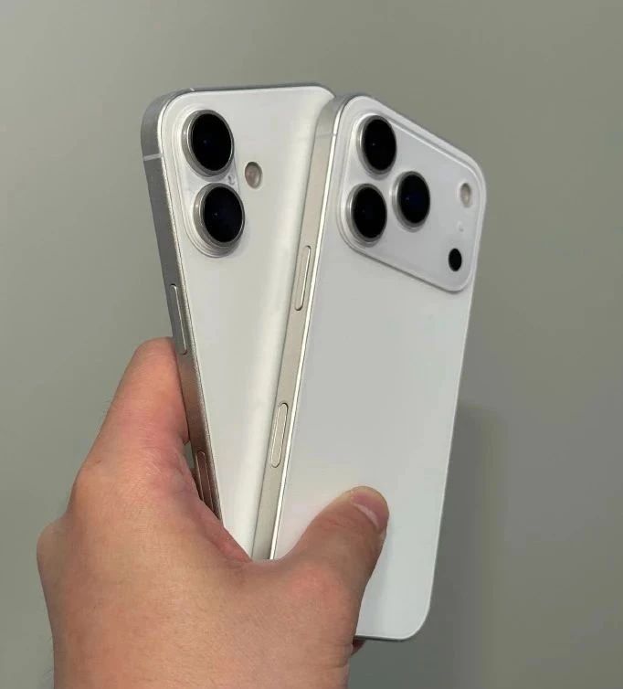 七年没动的后盖,这次被iPhone 17 Pro Max“彻底打碎”!