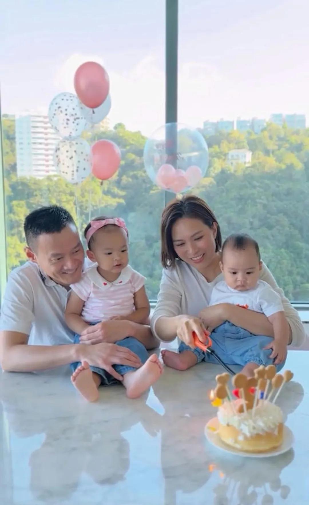 44岁前港姐与医生老公庆女儿两岁生日，一对子女超可爱劲抢镜