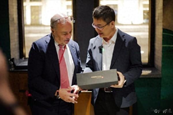 新骁龙提前发布 四大国产旗舰超前预热 最快国庆开售?