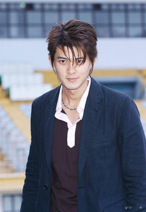 郭品超现状:寻亲成功后常住山东,48岁看着像28岁,自曝还是单身