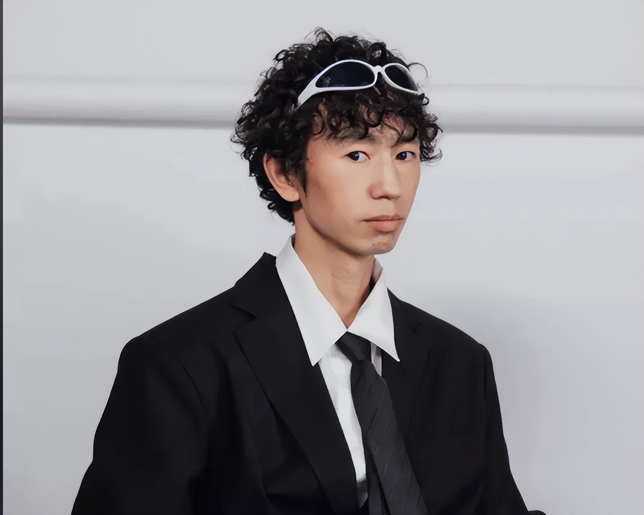 精神病风波后，庞麦郎被传将与龚玥菲完婚，背后原因被知情人揭开