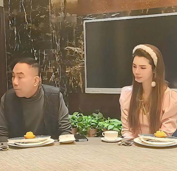 63岁晚节不保!杨议被扒底朝天,原来收美女徒弟只是冰山一角