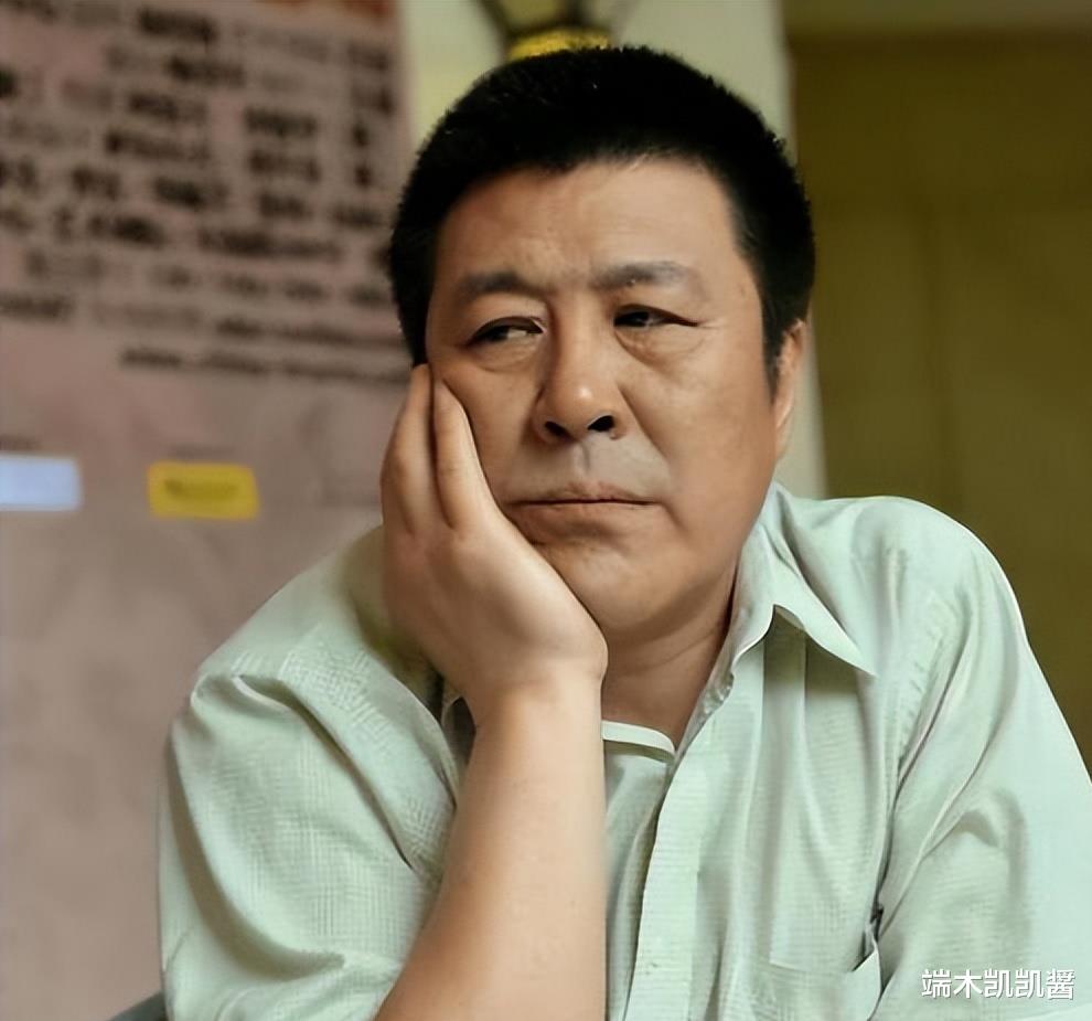 演员宋忆宁现状:低调定居上海和丈夫吕凉很恩爱,女儿是翻译