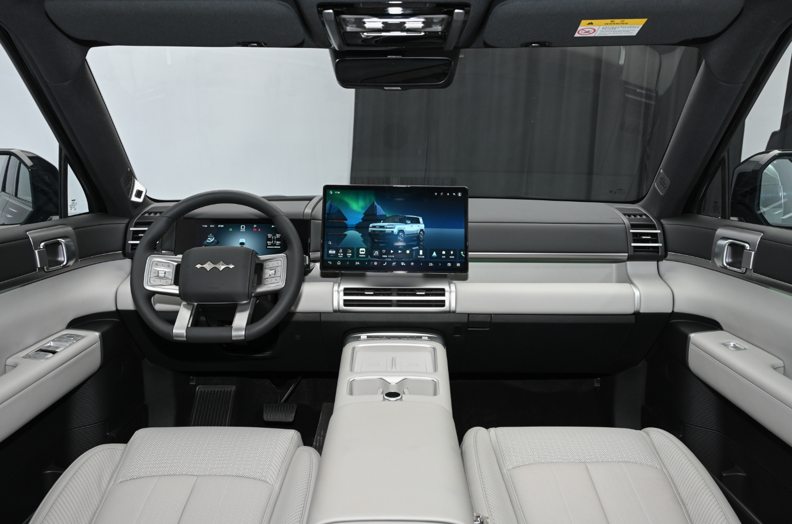 方程豹钛7霜雾灰实车曝光，外观方正硬派，有望10月下旬到店