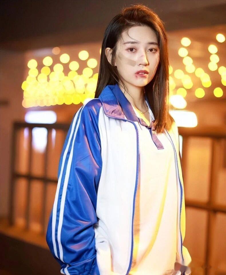 又一位美女演员宣布退圈!拍戏8天赚4万块,到手却只有1万5