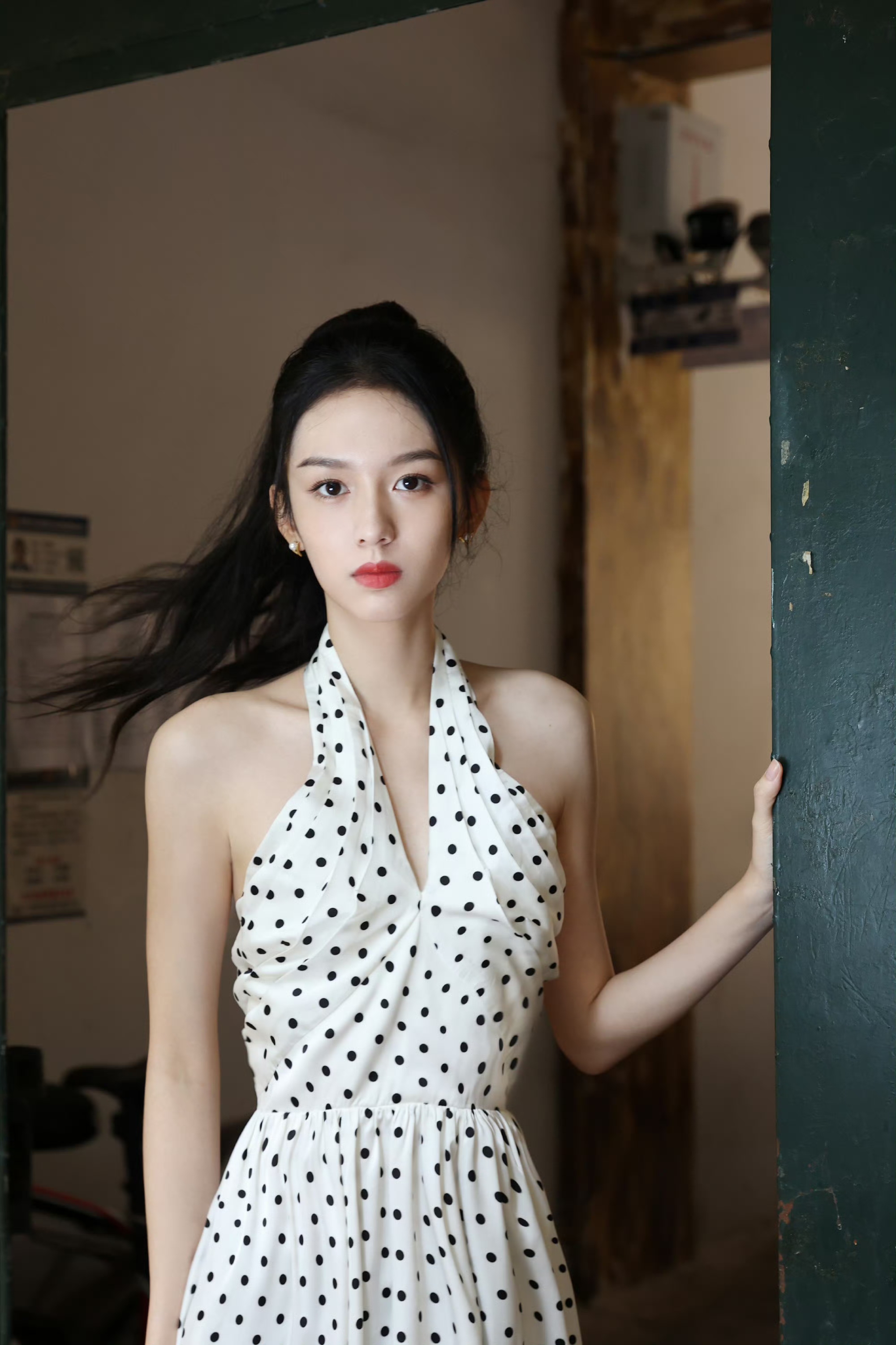 周也，高扎马尾，可盐可甜