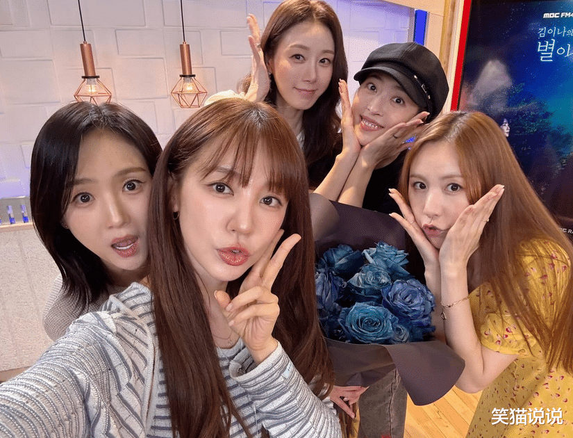 尹恩惠晒花絮照片：嘟嘴拍照好可爱，抱气球拍照心情佳