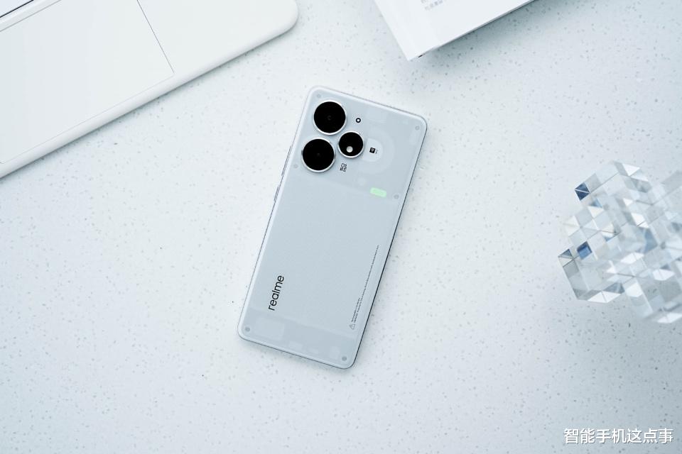 真我Neo7 Turbo已正式发布:对比一加Ace5竞速版,谁更值得选?