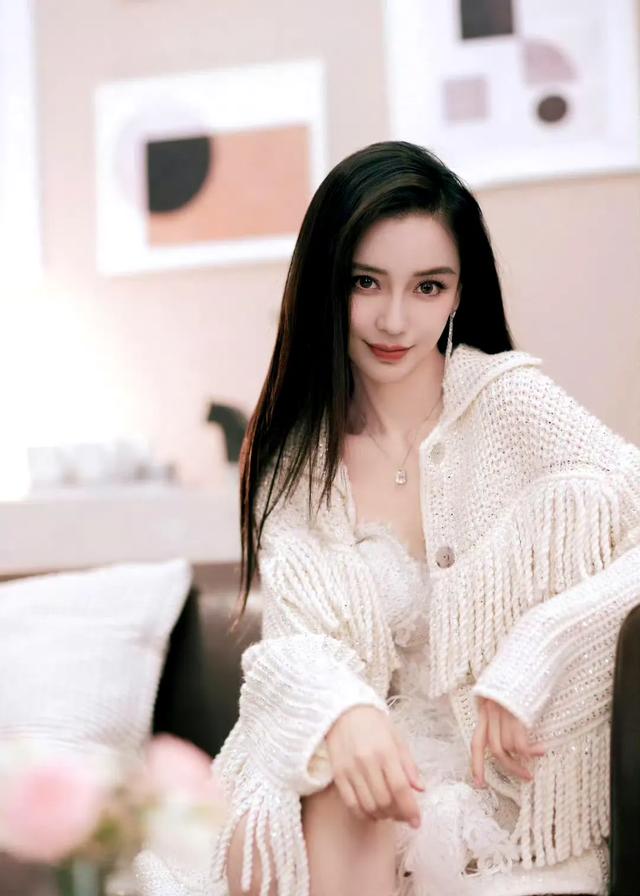 angelababy毛衣在你身上是会发光的程度