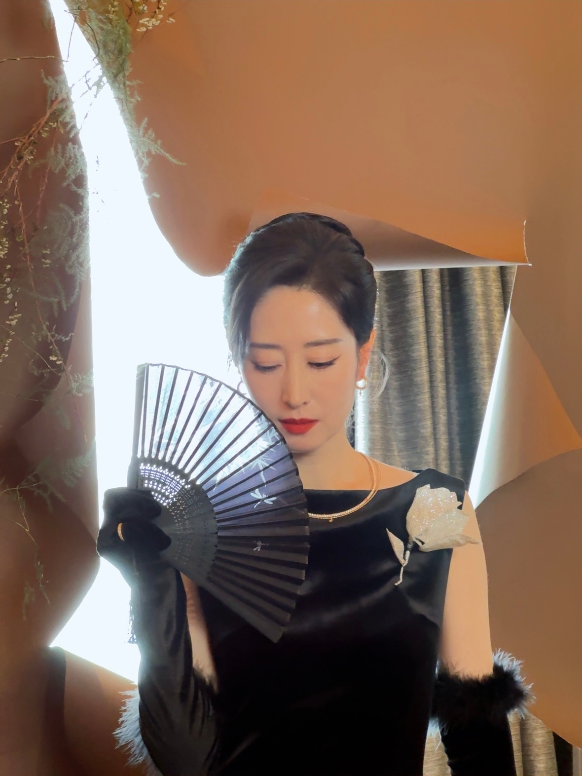 刘敏涛:你们大家都跪下,我发几张照片给你们看