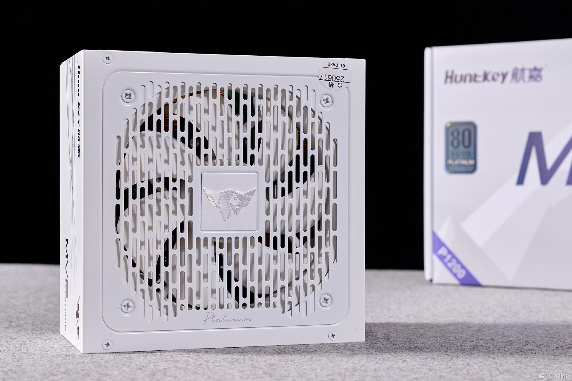 航嘉MVP P1200電源：硬核性能，電競之魂