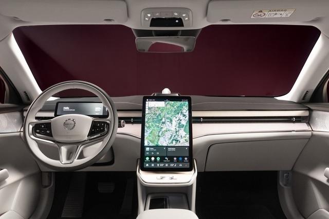 沃尔沃打响第一枪！新C级车亮相，双Orin-X芯片+激光雷达，能成？