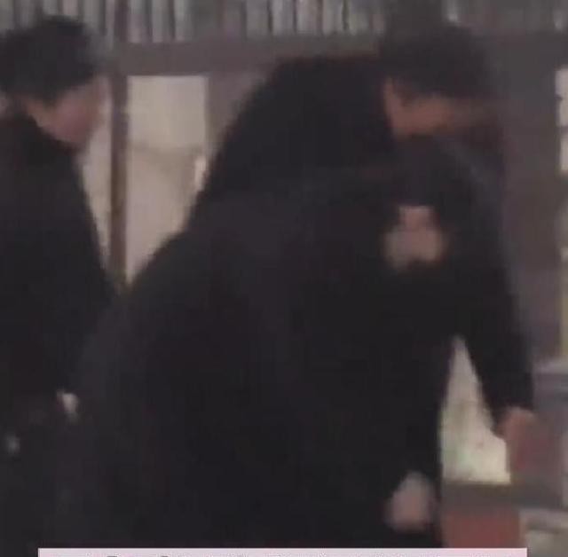 唐嫣罗晋葬礼后同归，本以为是破冰，一个细节却暴露了真实关系