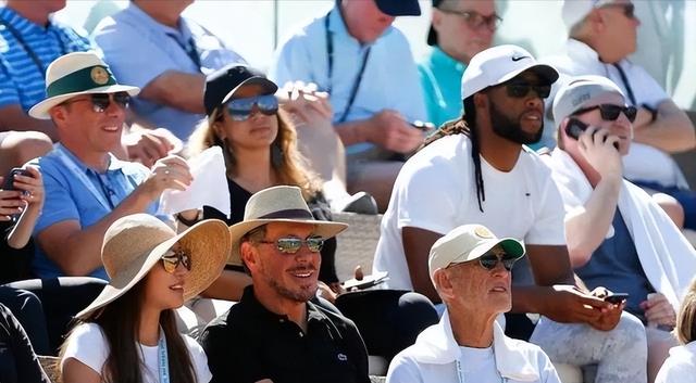 90后东北女孩嫁80岁世界第二富豪,还生俩娃,网友:第二个邓文迪