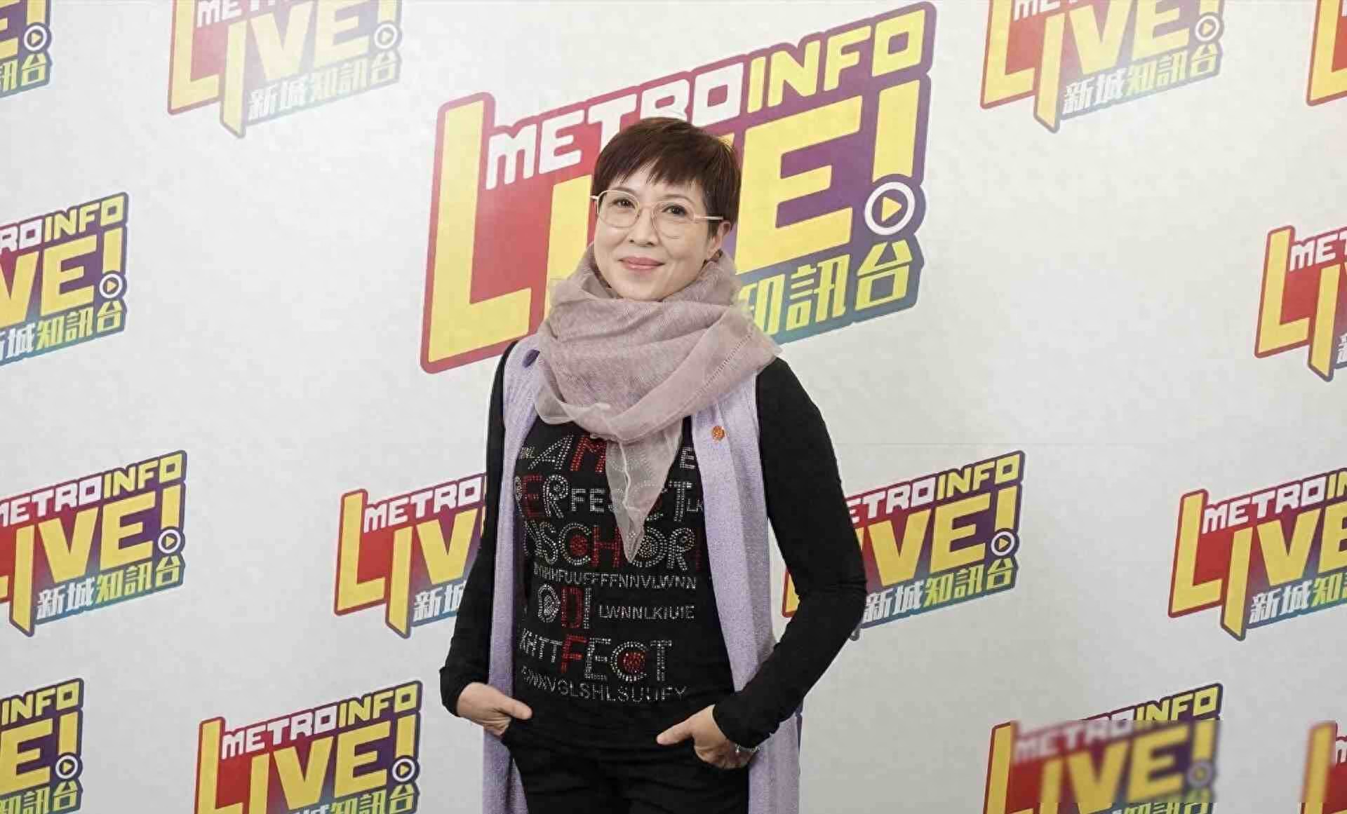 香港知名女星退圈多年罕见现身，妹妹患癌离世，在父亲临终前和解