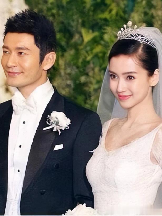 黄晓明杨颖带儿子游玩!给前妻拎包很顺手,小海绵明显跟妈妈亲近