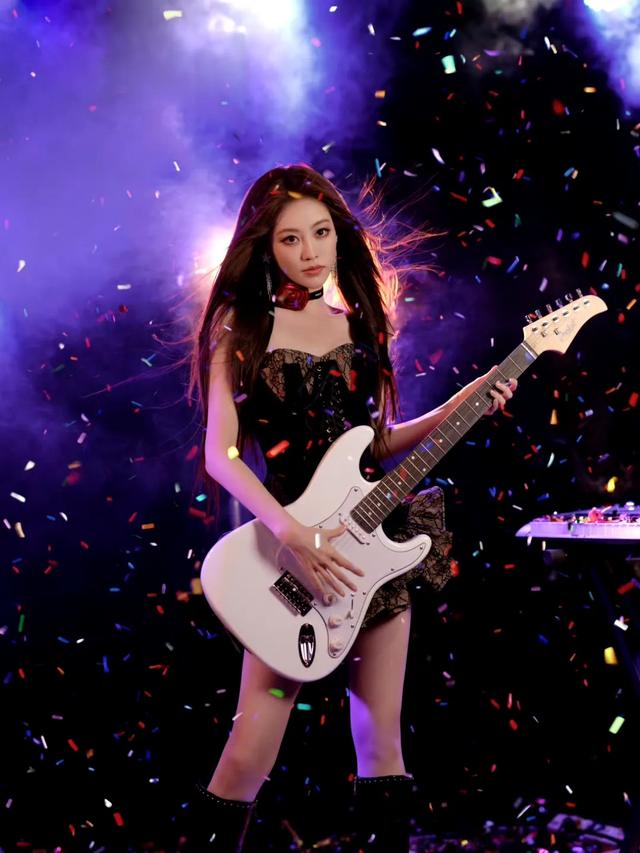 祝绪丹摇曳星空，歌舞青春