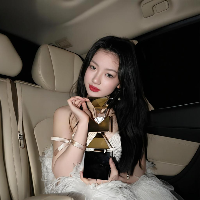 单依纯18岁夺冠背后故事：家境贫困靠贷款学音乐，难怪急着赚钱