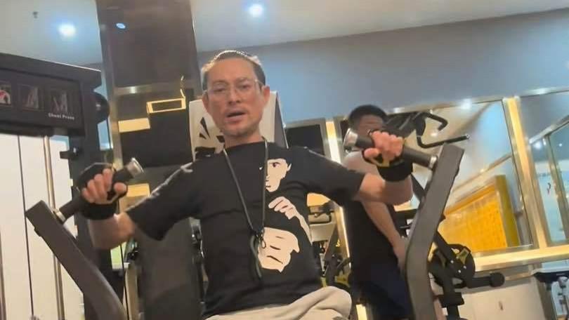 TVB知名男星大病初愈，正能量发文获网友支持！