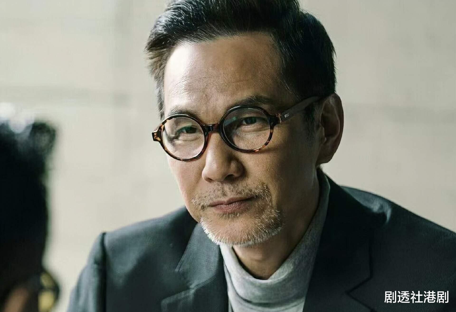 香港知名男星身材发胖,婚后坚持丁克,和妻子规定每月花费一万元