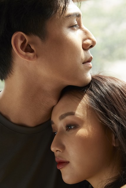 胡歌与妻子同框正面照