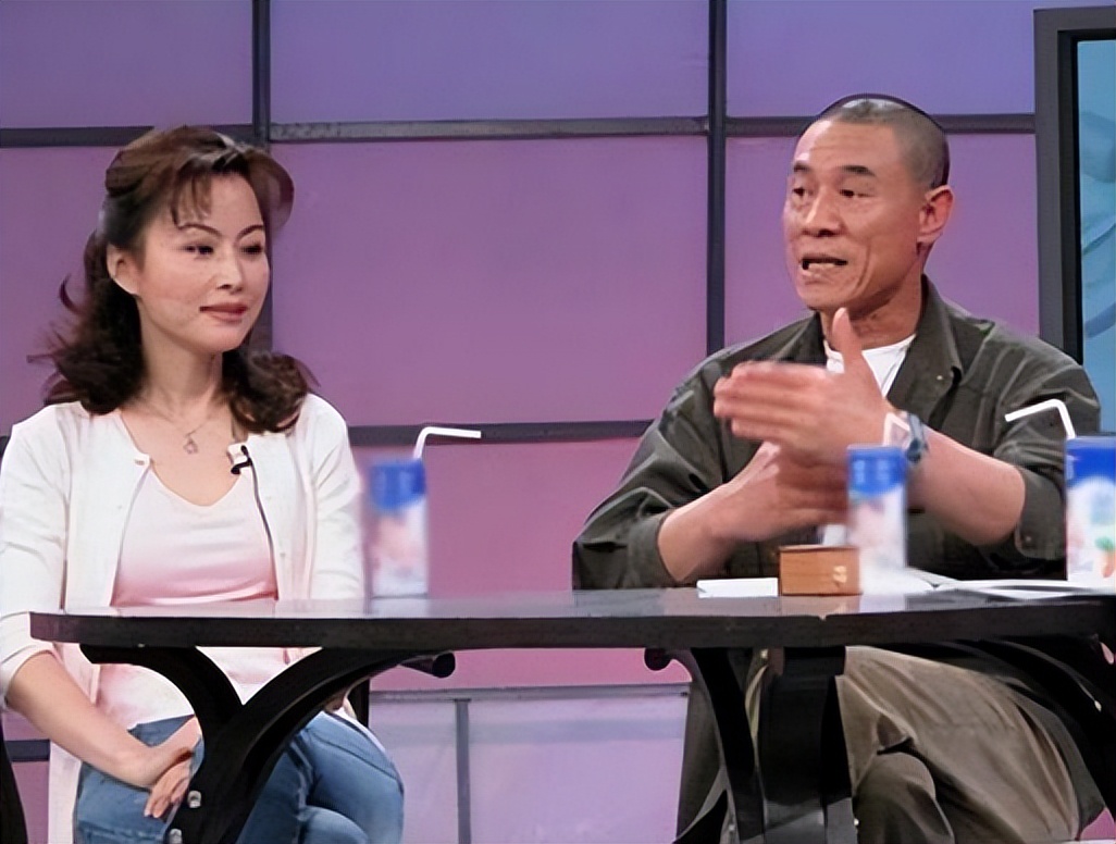 她一嫁演员祝延平,二嫁杜淳老爸杜志国,现在老了与儿子相依为命