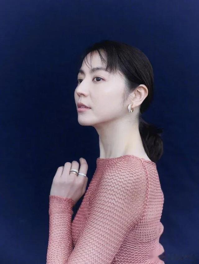 长泽雅美SPUR九月刊封面大片,穿着优雅大方,美得让人移不开眼