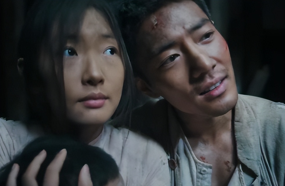 曝周姓女艺人耍大牌！强关空调打演员、洁癖到病态，网友：不难猜