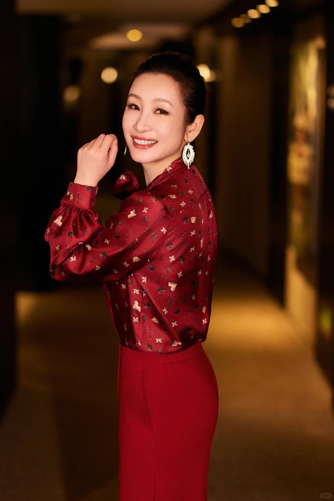 电影之夜太真实！章子怡脸肿又僵，马丽穿深V，秦海璐小肚腩抢镜