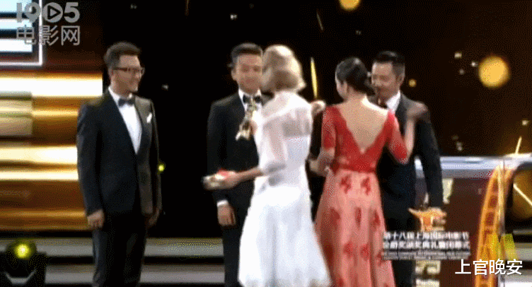 活久见！分手后老死不相往来这么多年，居然又合作演情侣了