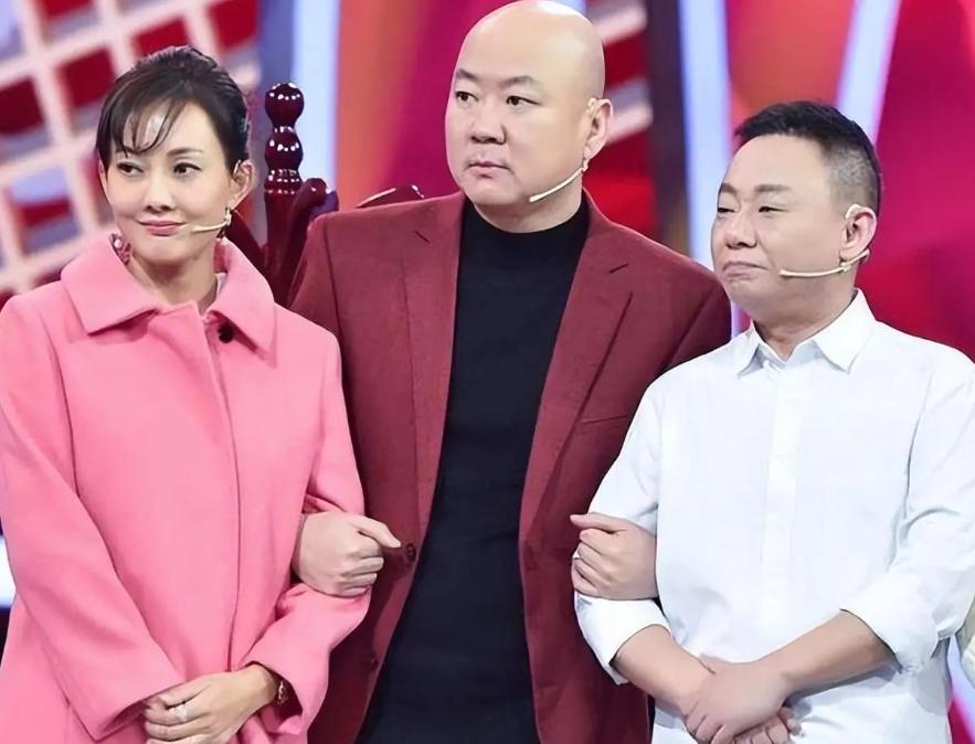 10次上春晚,变卖家产陪妻抗“癌”23年,如今他的幸福令人羡慕