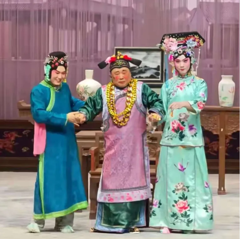 德云社的票卖不动了?昔日“秒灰”神话破灭背后的残酷真相