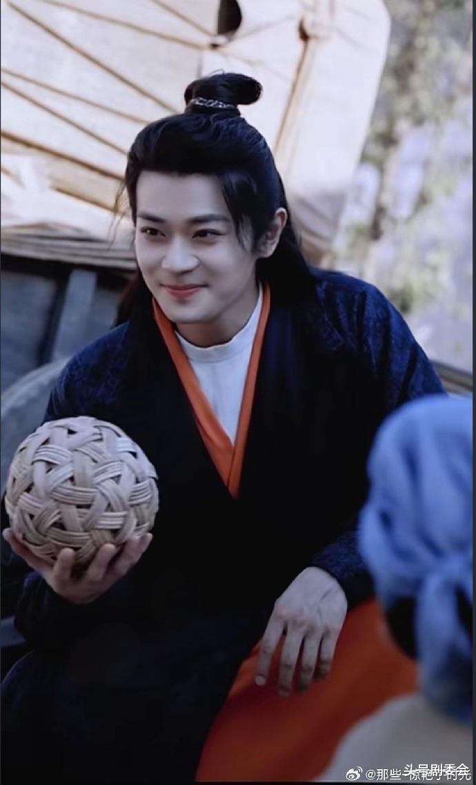 曹骏《玉茗茶骨》定妆照在全网火了，张晚意的话，终于有人信了