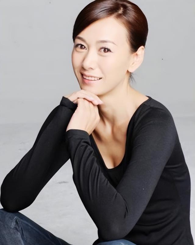 齐欢：年代戏女王，长相一般，演技炸裂，30岁恨嫁，46岁已躺平