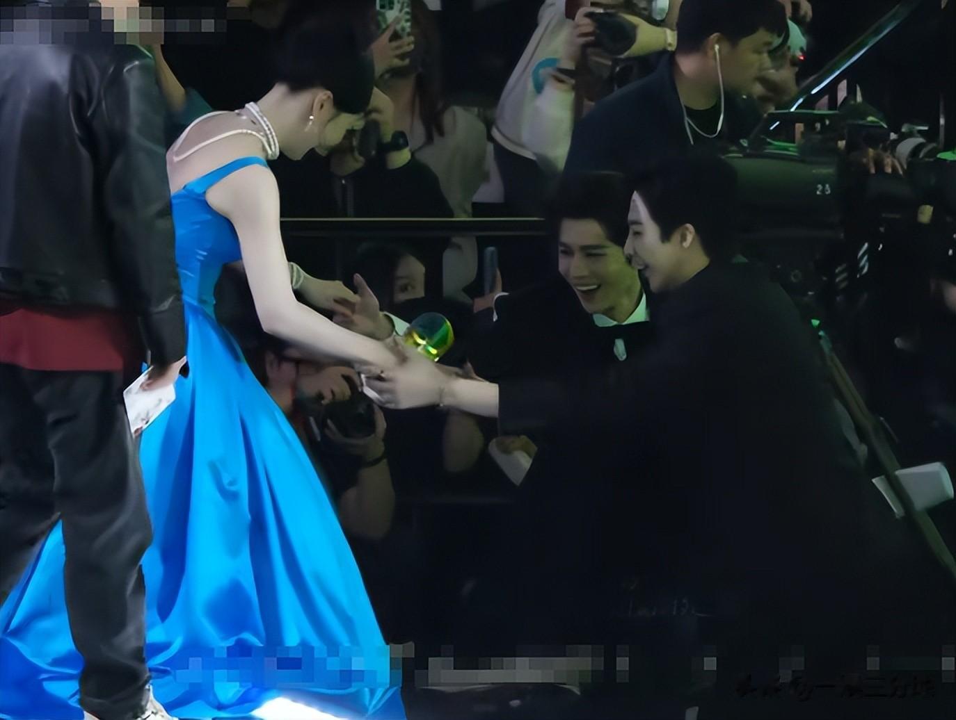 星光大赏：刘宇宁、李昀锐、檀健次扶女主，谁真情谁疏离一目了然