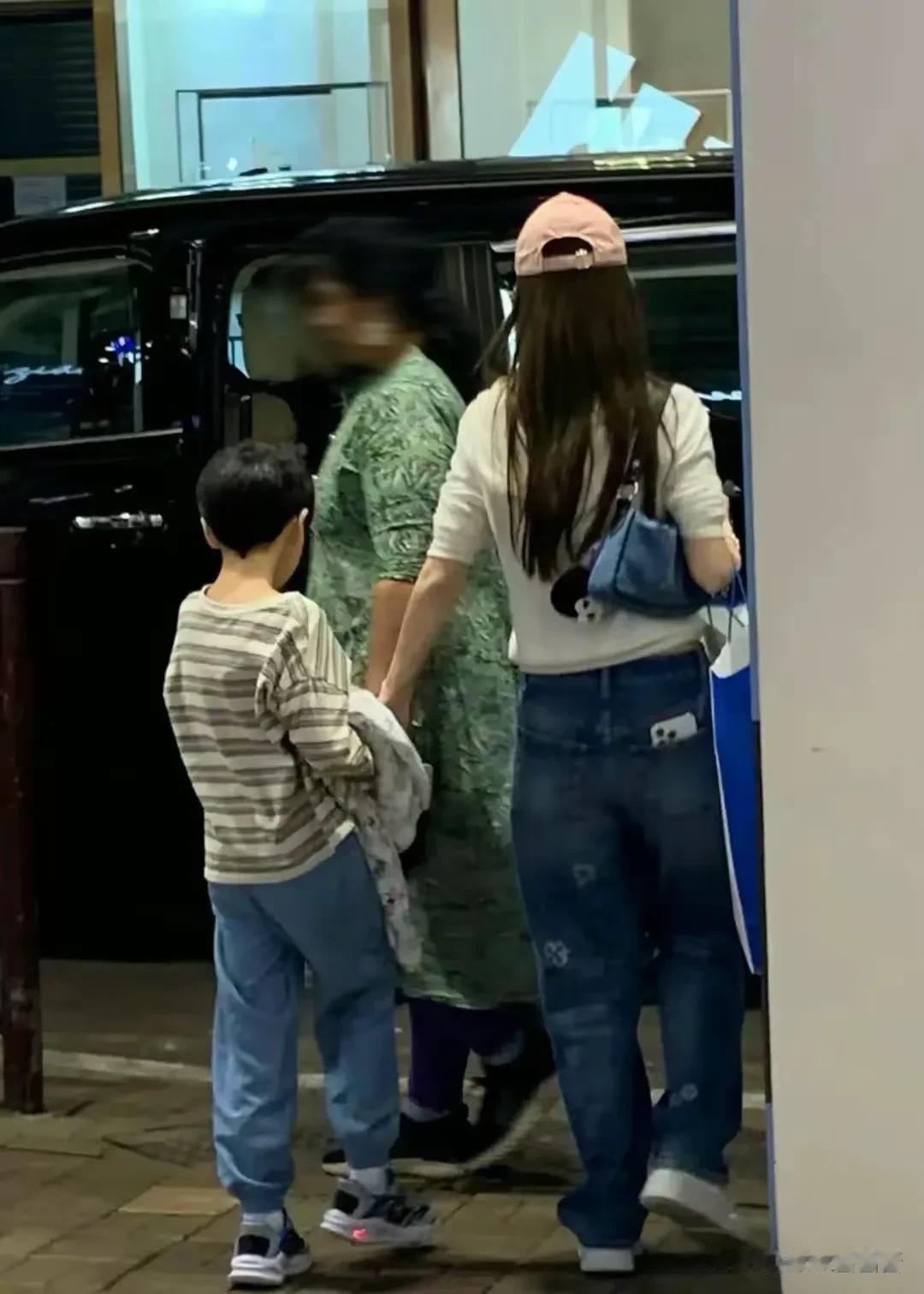 黄晓明担心的事发生了!前妻Angelababy大方得体,叶珂却没有露面