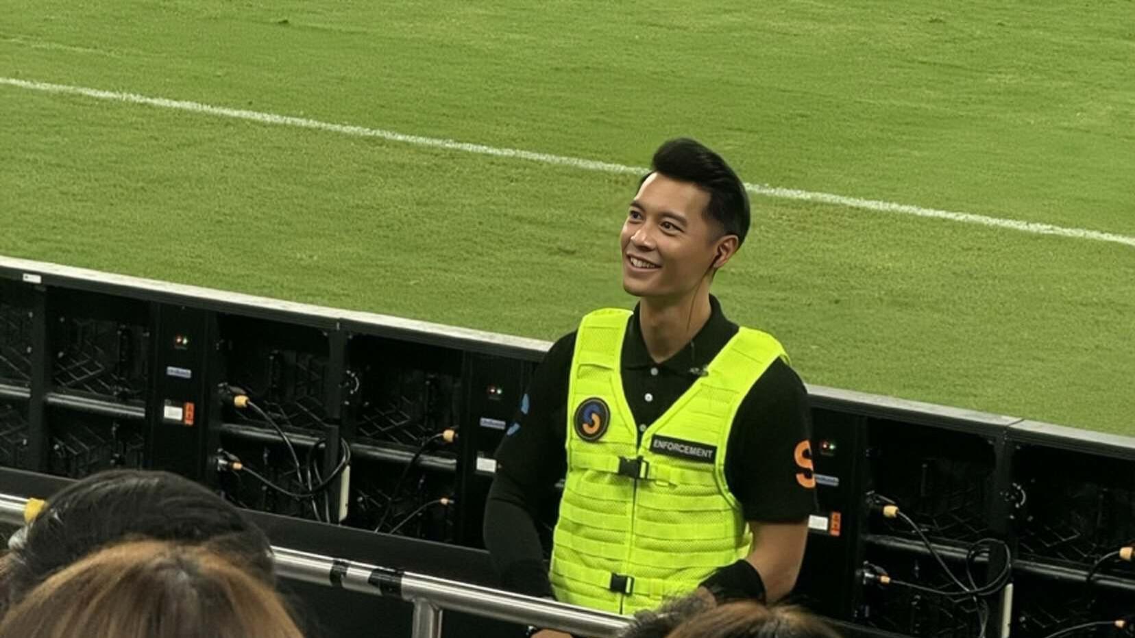 TVB男星现身球场转行做保安，在妻子孕期出轨，演艺事业尽毁