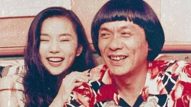 51岁天后首度承认私生子,一直未婚,网友:她看上去比儿子还年轻