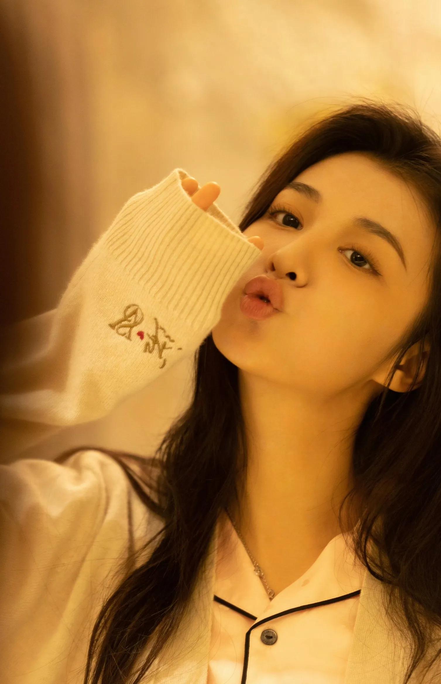 王楚然性感维密代言