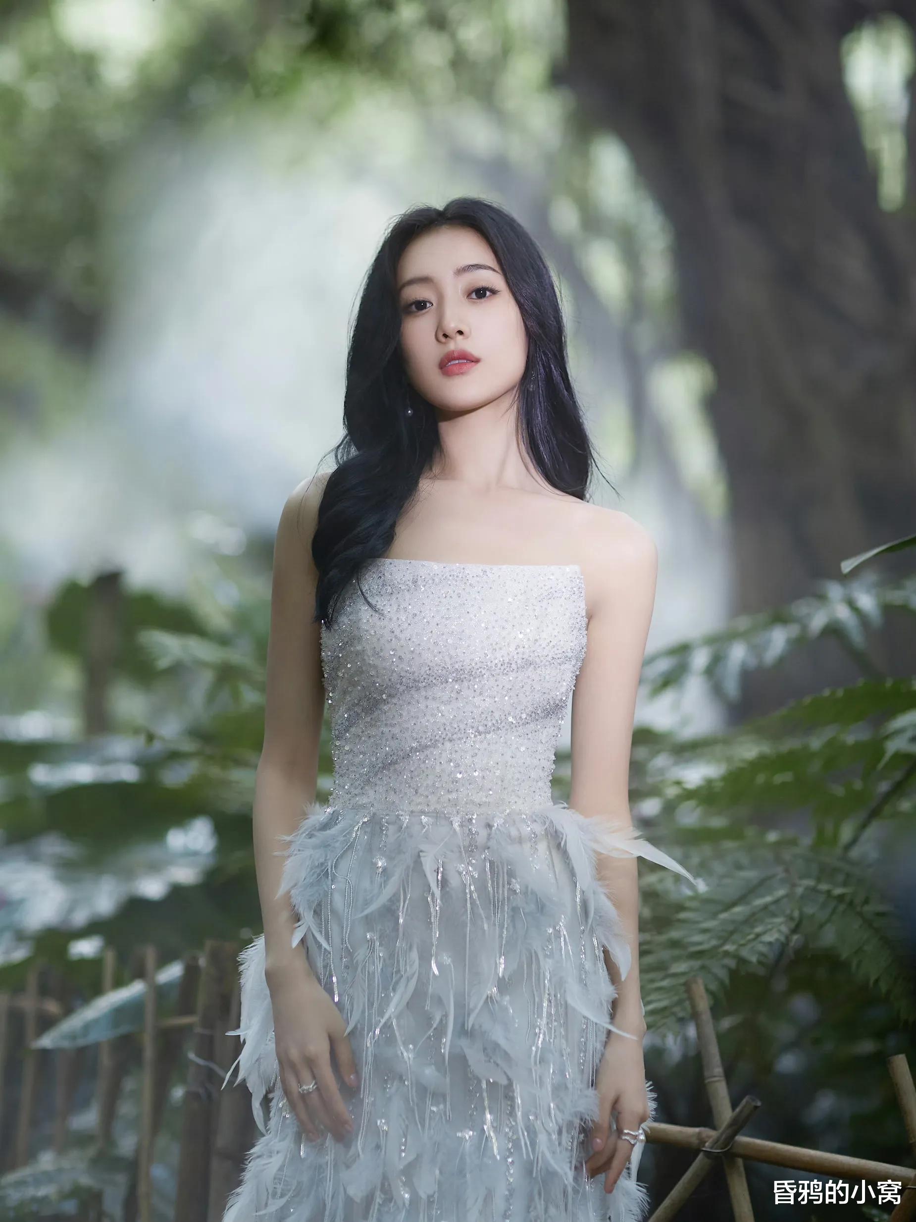 《狮城山海》中的程南屏,原来是“小桃”王梓薇,难怪这么眼熟!