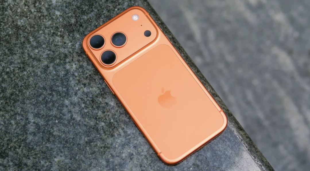 差点误会苹果不懂散热！iPhone17 Pro Max实力打脸质疑