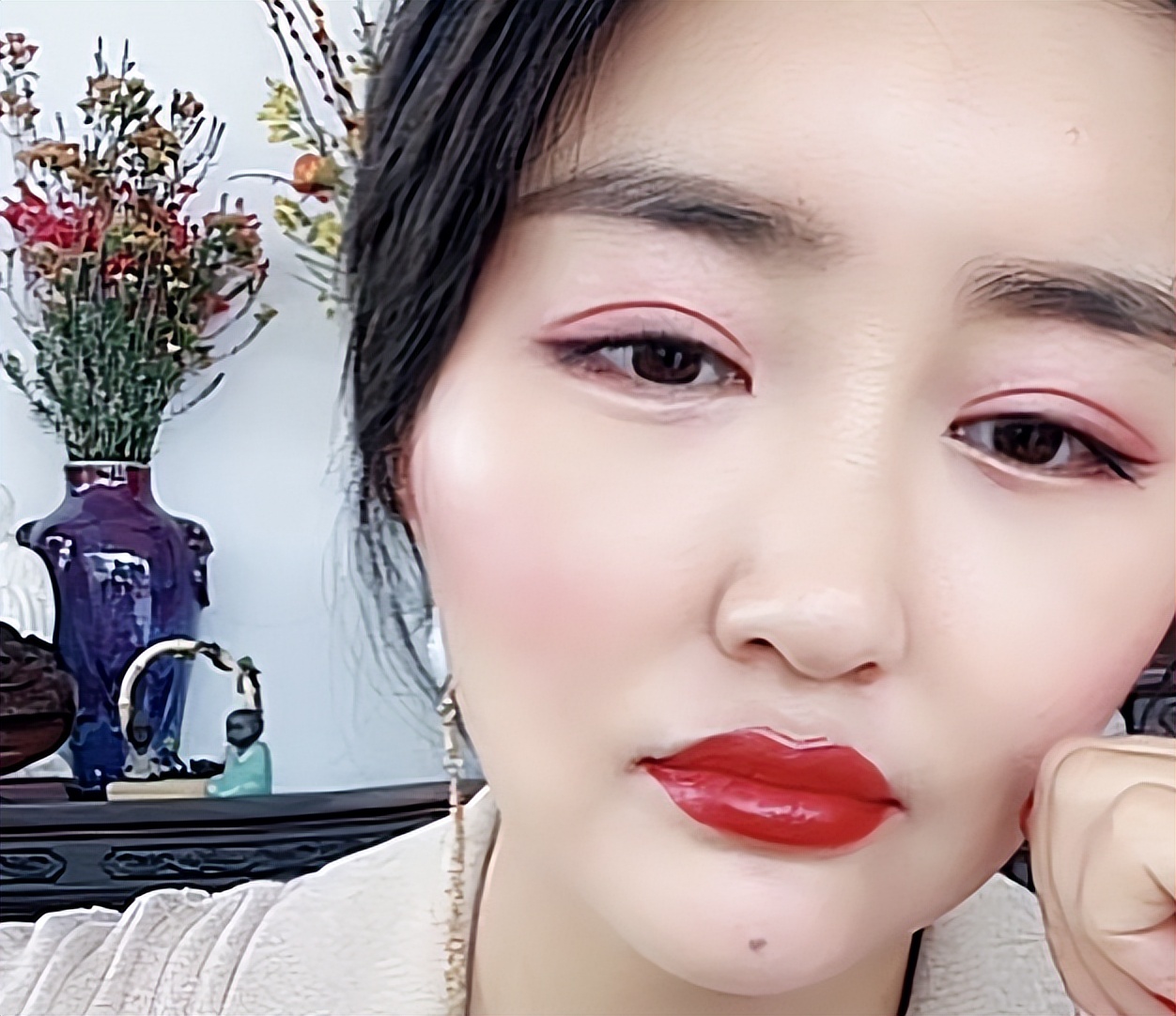 靠师父出名，走红后却“反咬一口”，这4位明星真是忘恩负义吗？