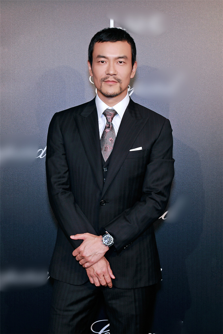 段奕宏说的没错，不拍戏就消失的廖凡，早已在另一个圈子红得发紫