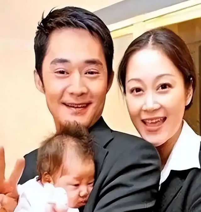 结婚10年被丈夫绿8次！最后出轨蒋勤勤，43岁留下7字遗言自杀