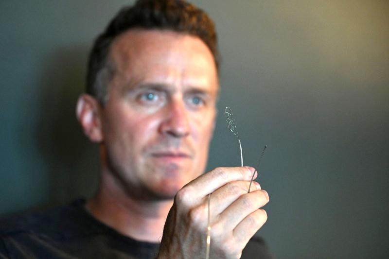 蘋果「腦控」iPad 首次公開演示：四肢癱瘓的他，用一個念頭重新擁抱世界